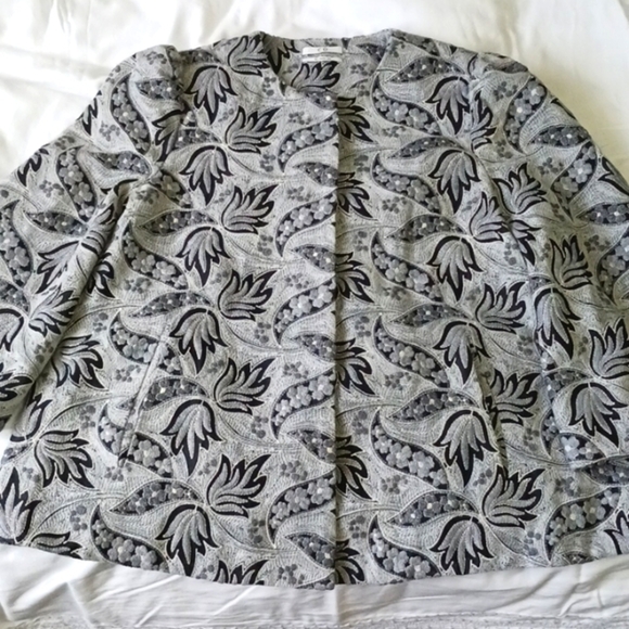 CO. Floral Embroidered Cropped Evening Opera Jacket, Size M, Art To Wear Luxury - Picture 1 of 16